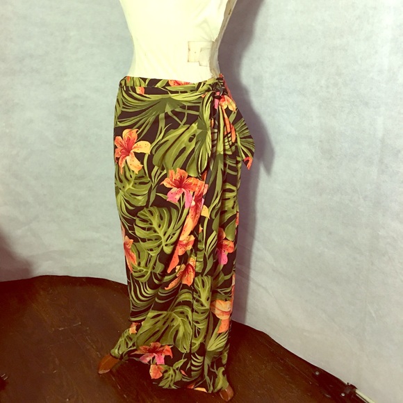 Tropical Wrap Skirt with Zipper AND side bow - Picture 1 of 6